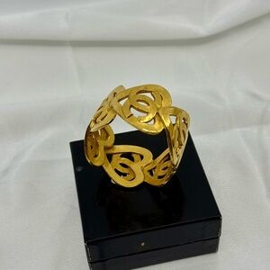 Chanel Gold Vintage CC 95 P Heart Cuff Bangle Bracelet